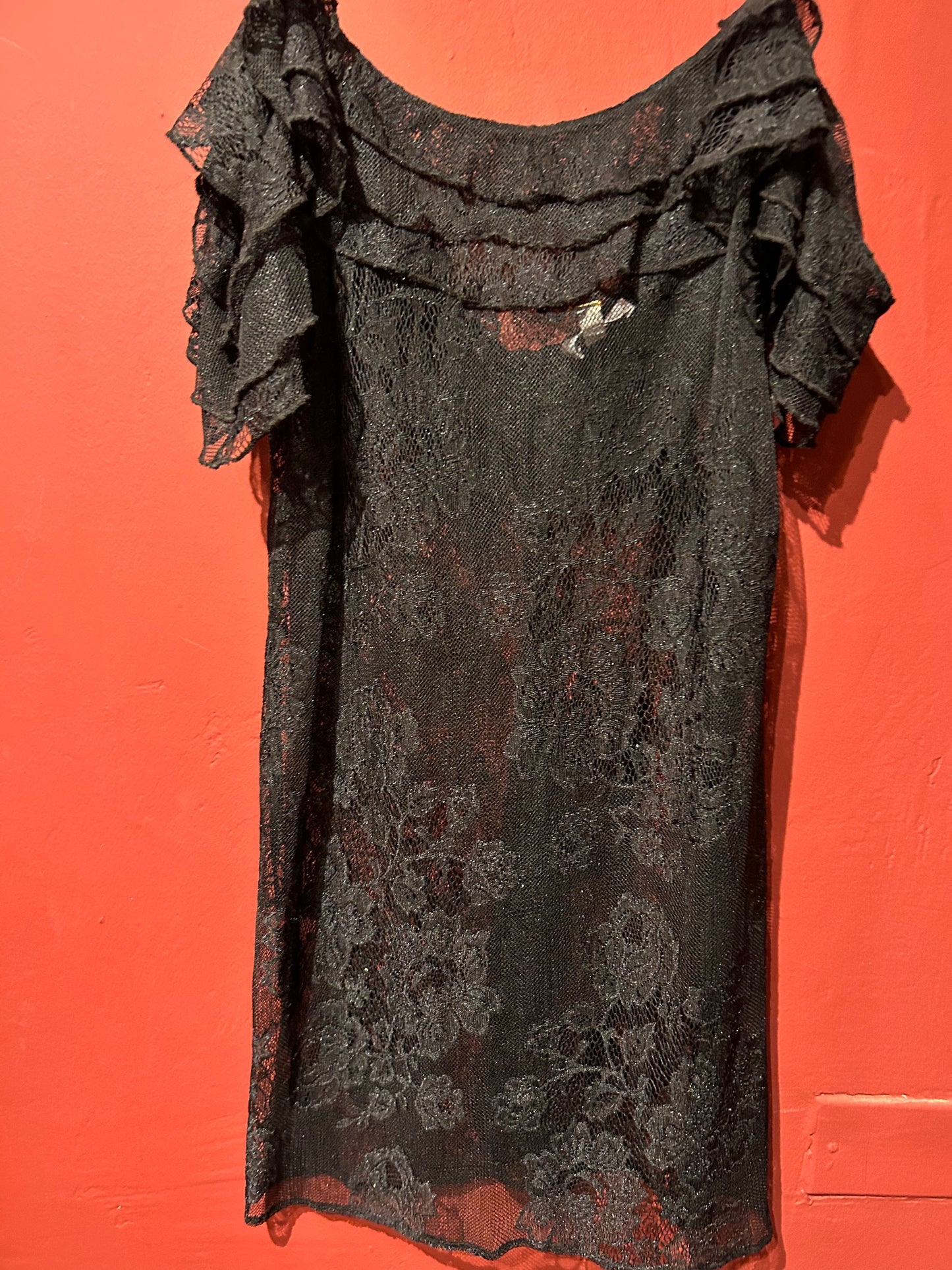 MARJOLAINE LACE TOP WITH FRU FRU SLEEVES