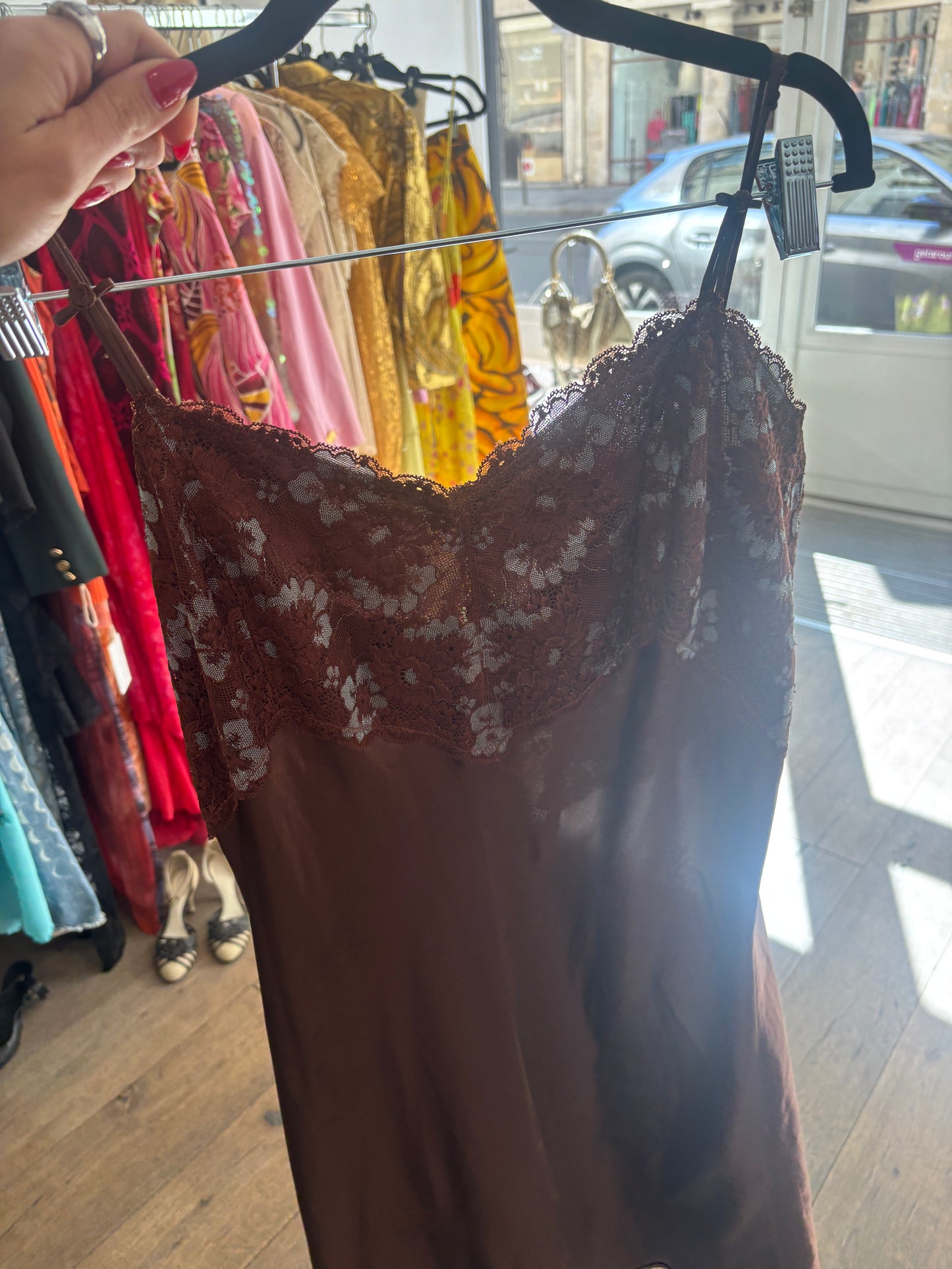 40. BROWN NUISSETE