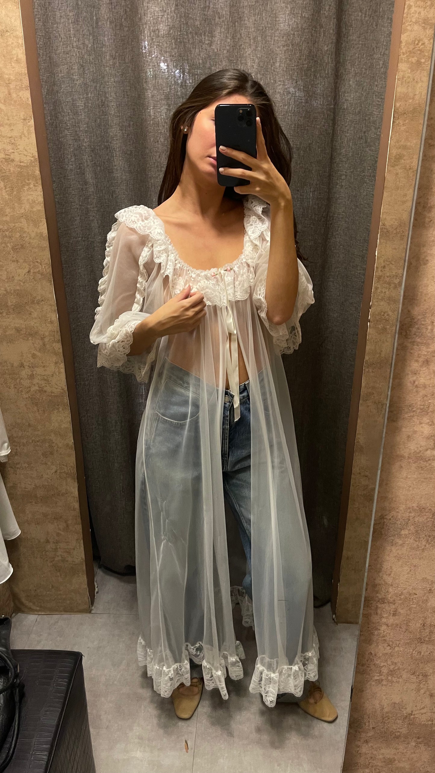 VINTAGE DESHABILLE WITH LACE DETAILS