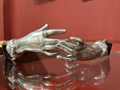SCULPTURAL SILVER HANDS BELT