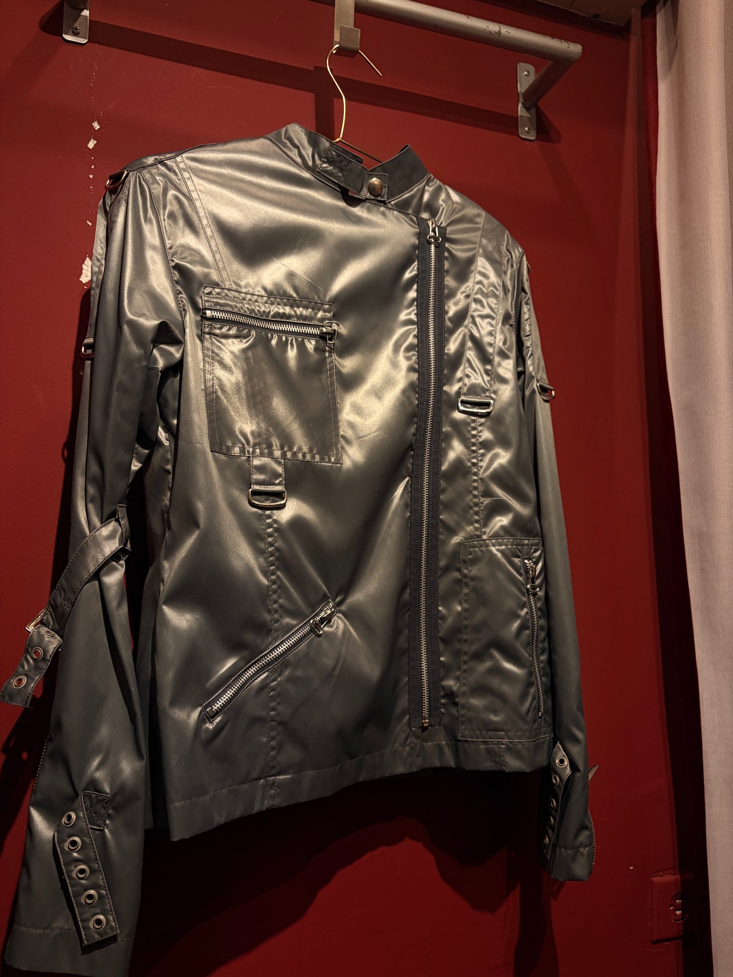 SPORTY SILVER JACKET WITH BUCKLES