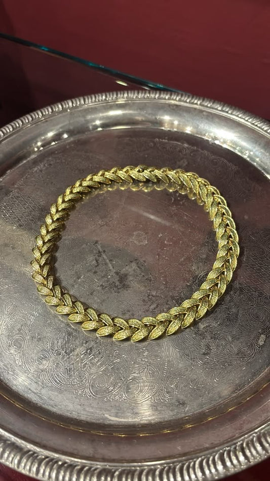 VINTAGE LEAF CHOCKER